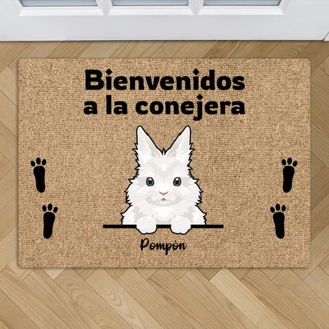 Bienvenidos a la conejera - Felpudo personalizado - Featured Image